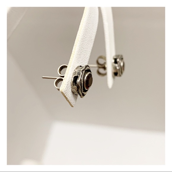 Vintage sterling silver and faceted garnet boho stud earrings - Picture 8 of 11